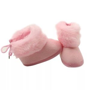 NWOT baby pink winter boots 0-6months